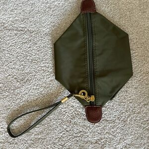 NWOT Green Wristlet